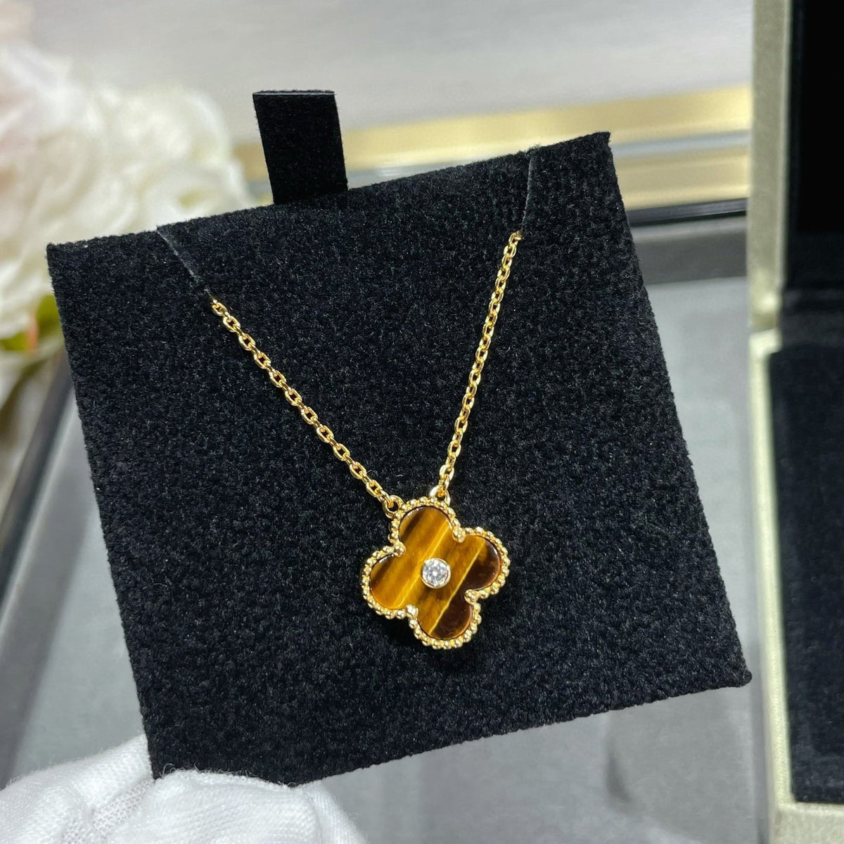 [Zalyn Jewelry ]CLOVER 15MM DIAMOND AND YELLOW TIGER'S EYE AGATE necklace