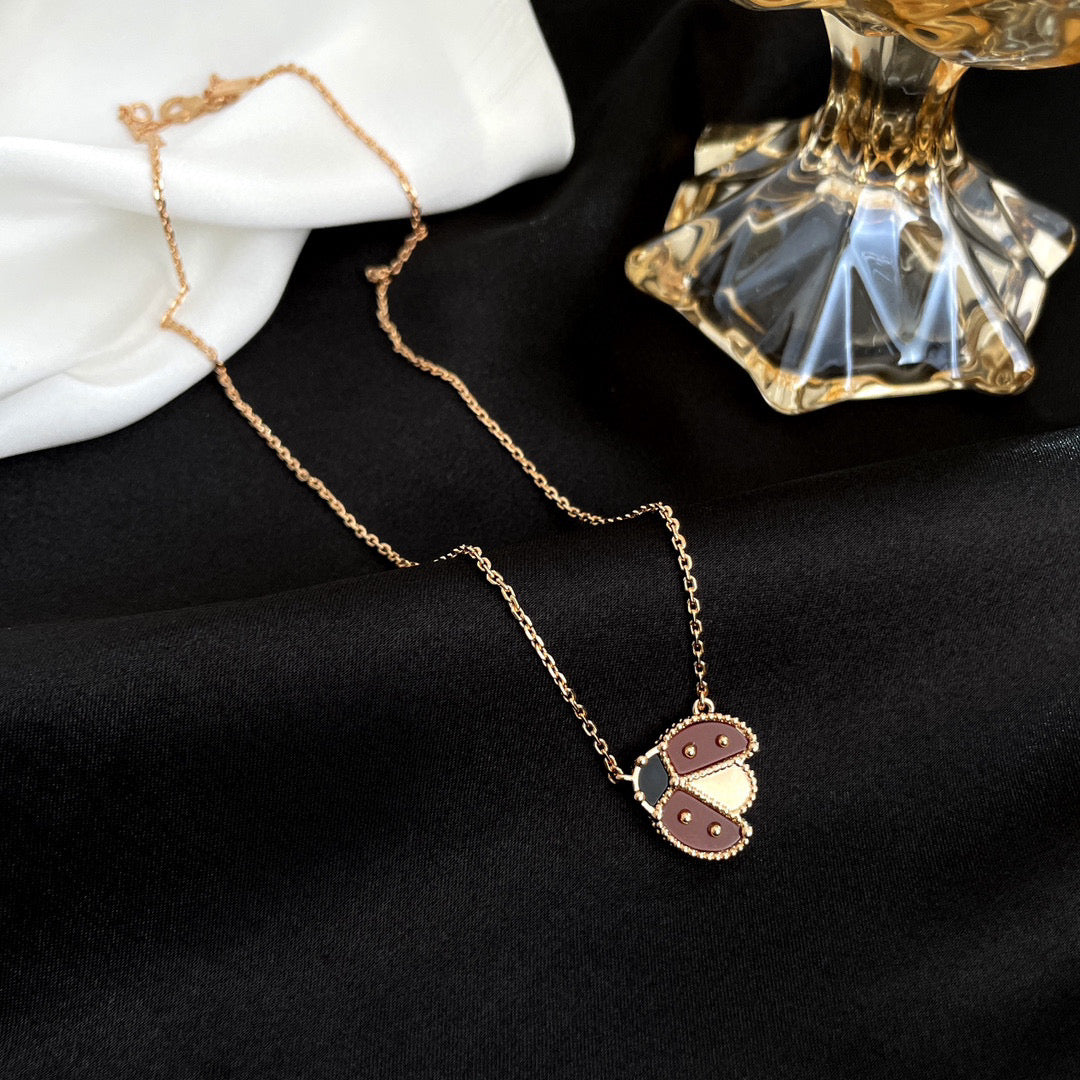 [Zalyn]LUCKY CARNELIAN LADYBUG CHARM NECKLACE