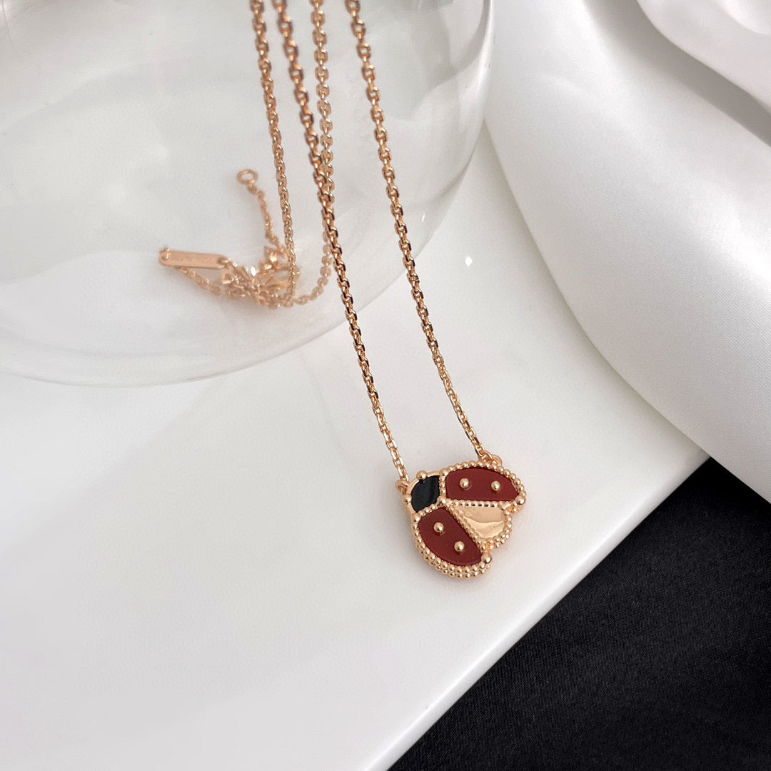 [Zalyn]LUCKY CARNELIAN LADYBUG CHARM NECKLACE