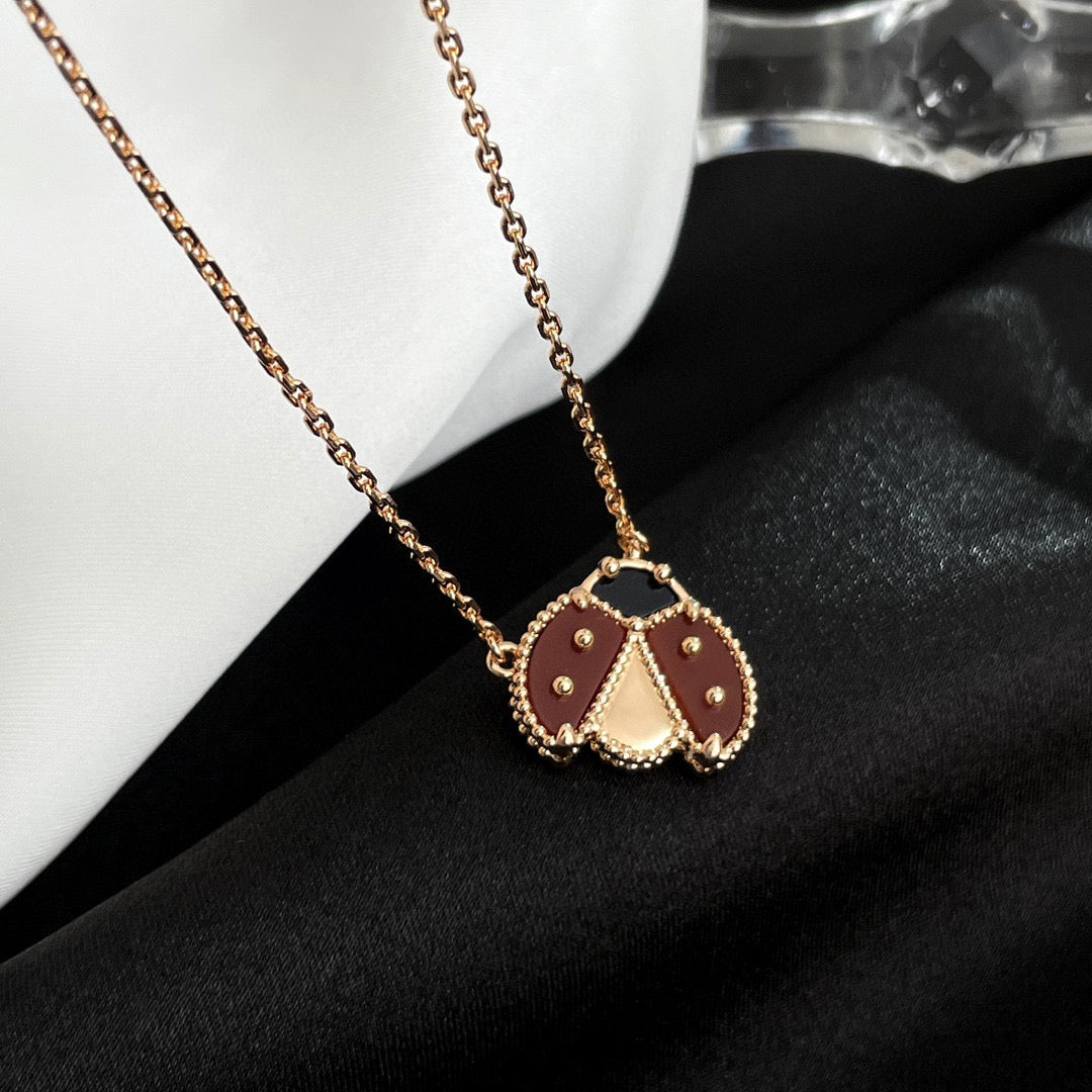 [Zalyn]LUCKY CARNELIAN LADYBUG CHARM NECKLACE