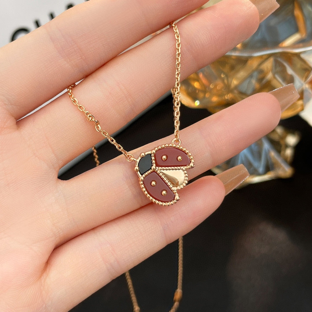 [Zalyn]LUCKY CARNELIAN LADYBUG CHARM NECKLACE