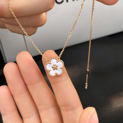 [Zalyn Jewelry ]LUCKY  WHITE MOP  PLUM BLOSSOM NECKLACE