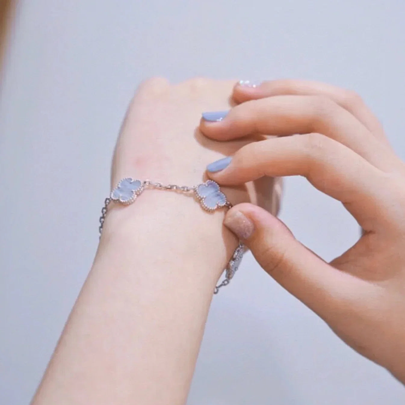 [Zalyn]LUCKY CLOVER 5-MOTIF BRACELET - PURPLE CHALCEDONY COLLECTION