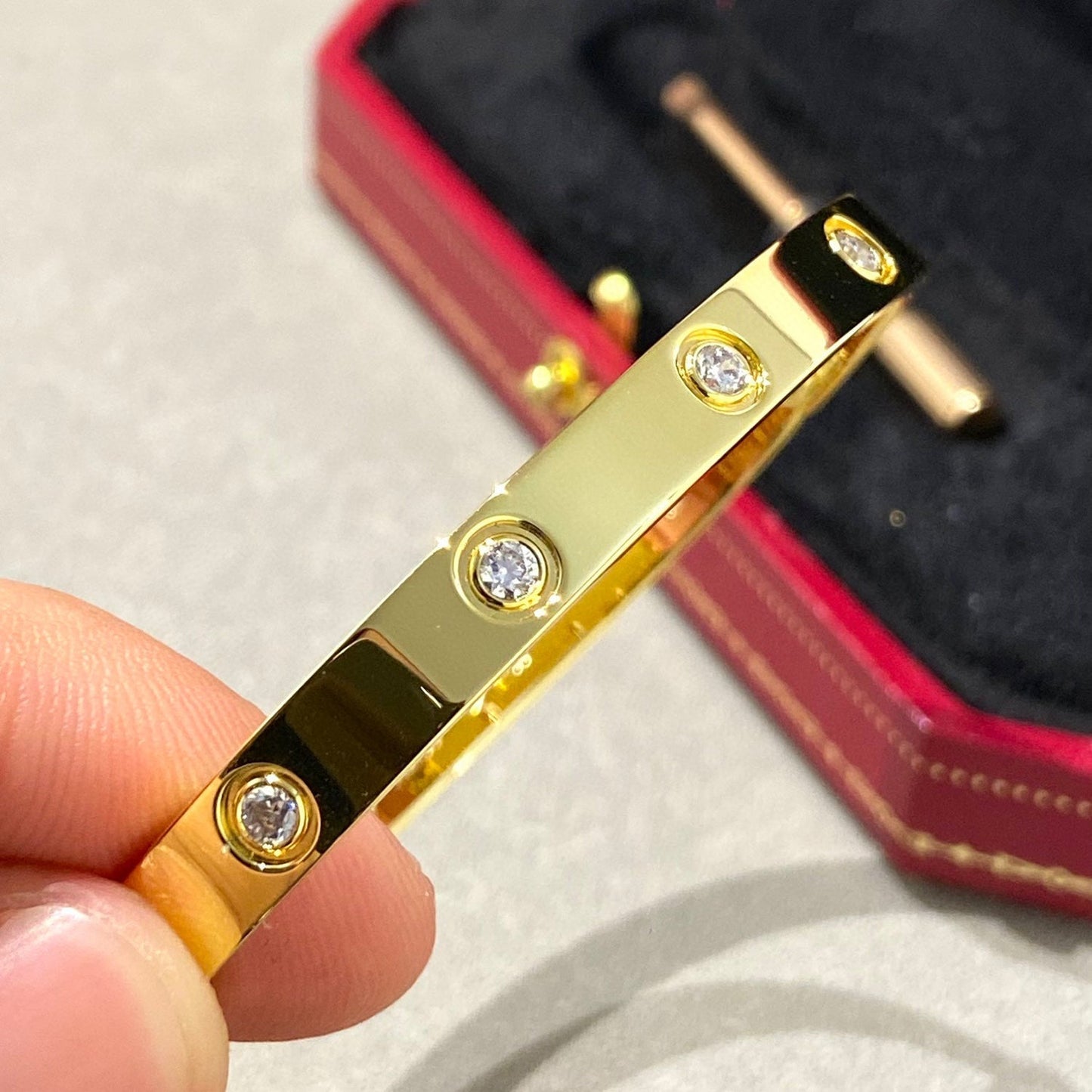 [Zalyn]CLASSIC 6.1MM LOVE BANGLE - 10-DIAMOND