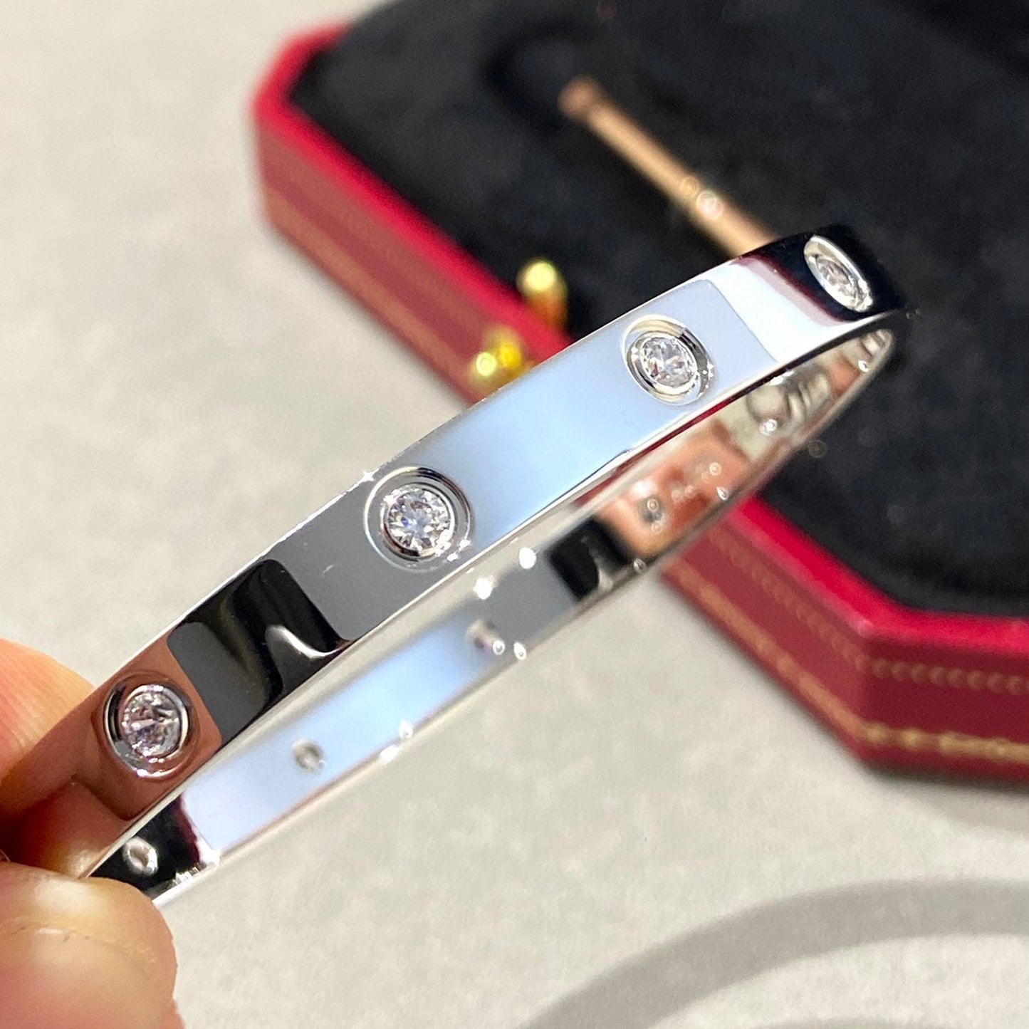 [Zalyn]CLASSIC 6.1MM LOVE BANGLE - 10-DIAMOND