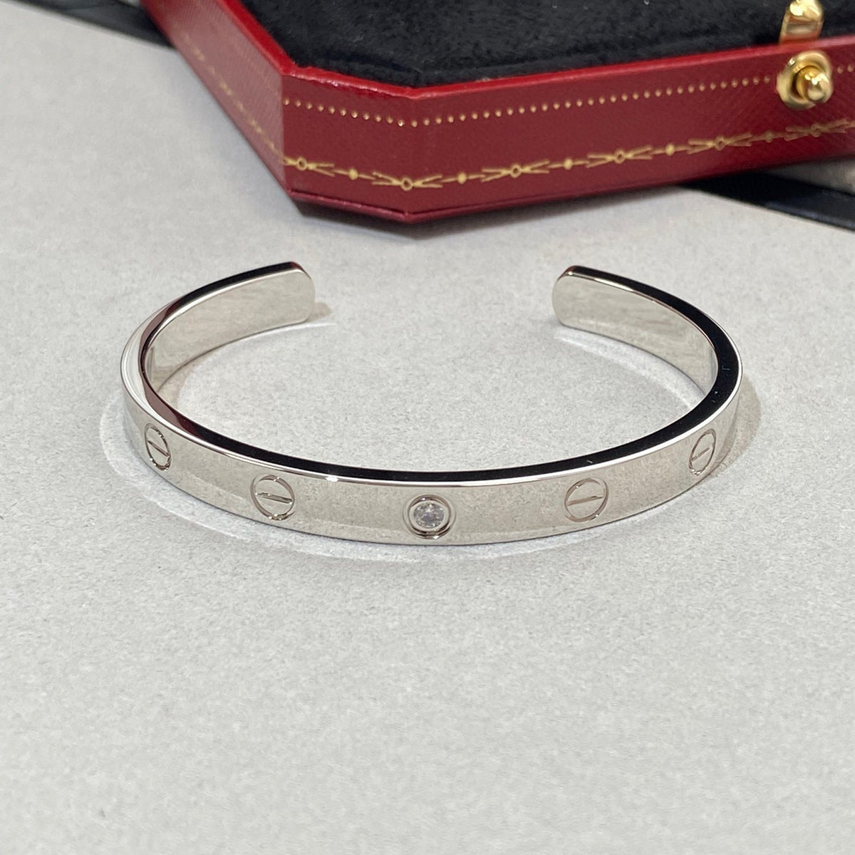 [Zalyn Jewelry ]LOVE BRACELET 6.1MM 1 DIAMOND OPEN CUFF