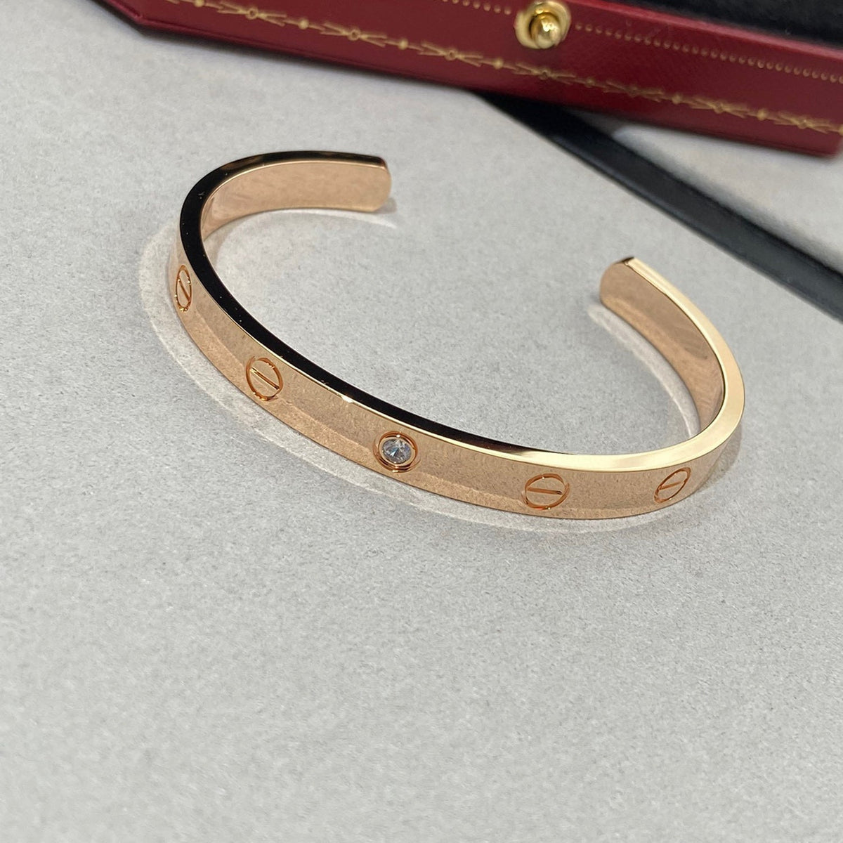 [Zalyn Jewelry ]LOVE BRACELET 6.1MM 1 DIAMOND OPEN CUFF