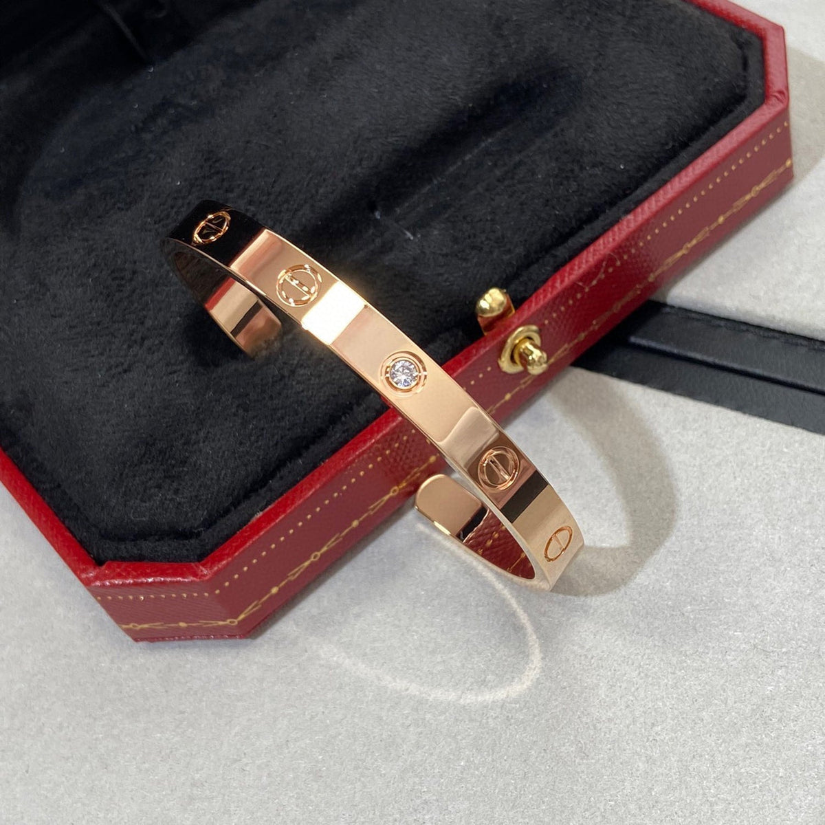 [Zalyn Jewelry ]LOVE BRACELET 6.1MM 1 DIAMOND OPEN CUFF