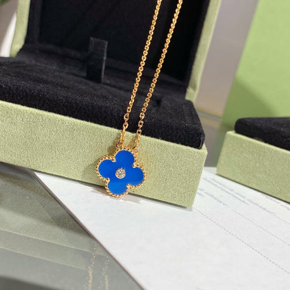 [Zalyn Jewelry ]CLOVER 15MM DIAMOND AND BLUE AGATE NECKLACE