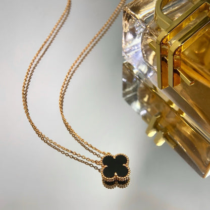 [Zalyn Jewelry ]CLOVER 15MM BLACK ONYX SINGLE FLOWER NECKLACE