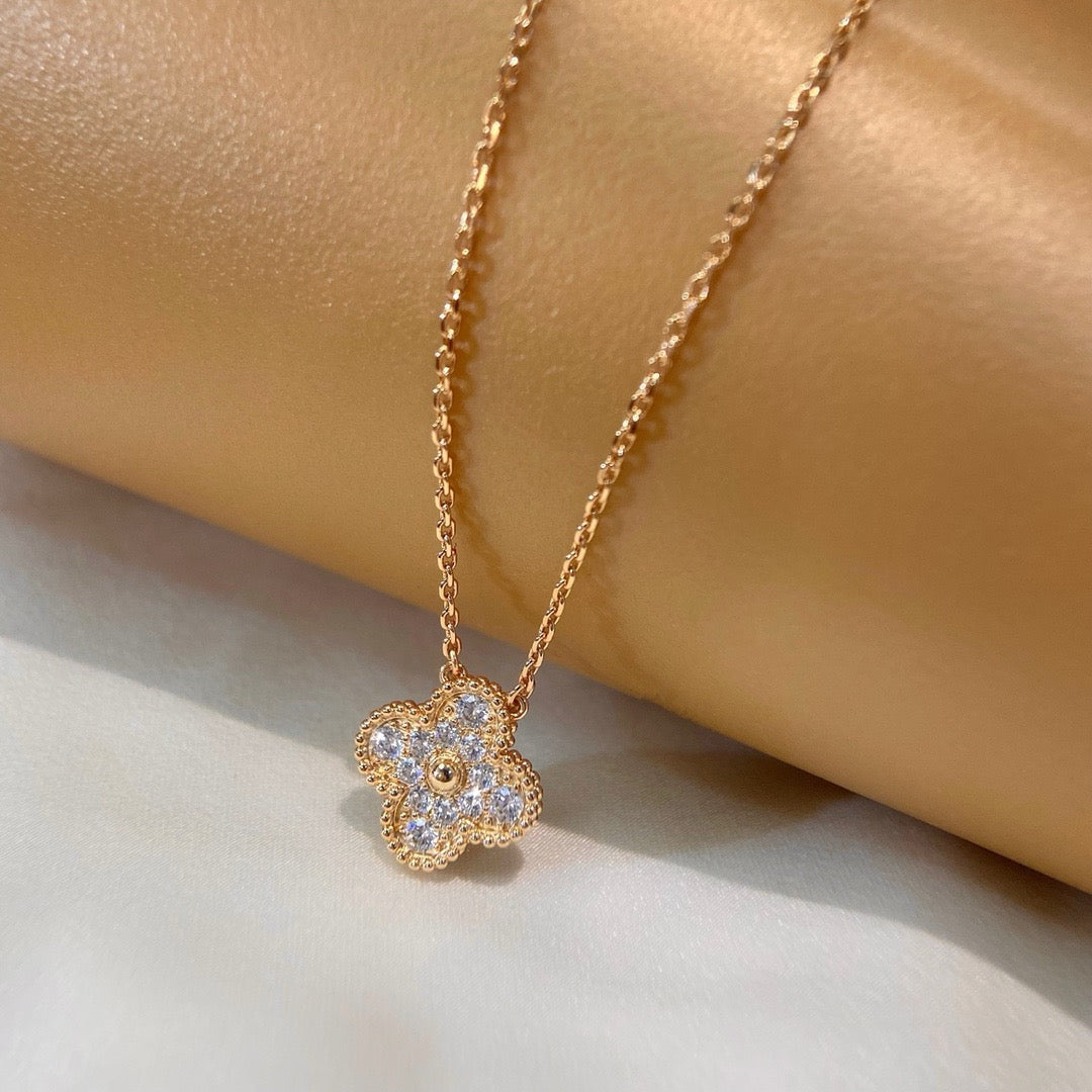 [Zalyn Jewelry ]CLOVER 15MM DIAMOND SINGLE FLOWER NECKLACE