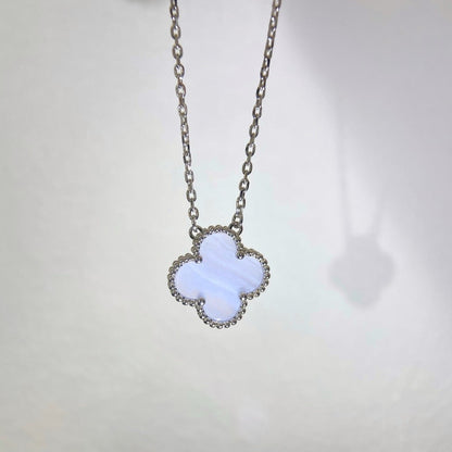 [Zalyn Jewelry ]CLOVER 15MM BLUE CHALCEDONY NECKLACE SILVER