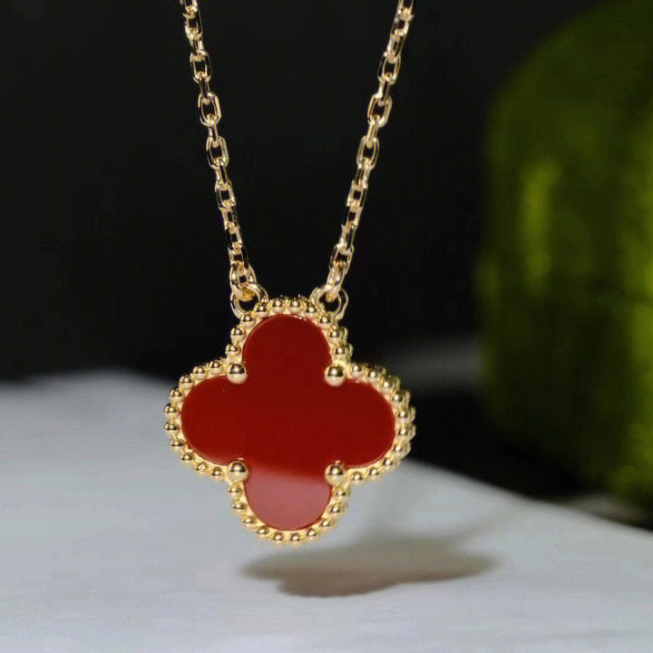 [Zalyn Jewelry ]CLOVER 15MM CARNELIAN SINGLE FLOWER NECKLACE