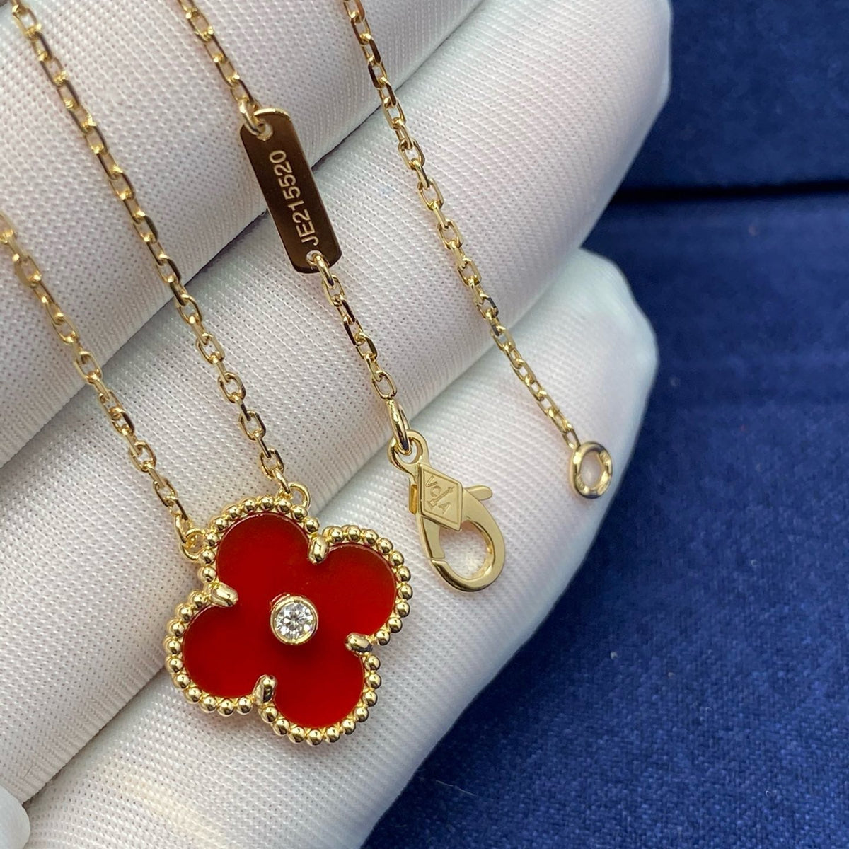[Zalyn Jewelry ]CLOVER 15MM DIAMOND CARNELIAN NECKLACE