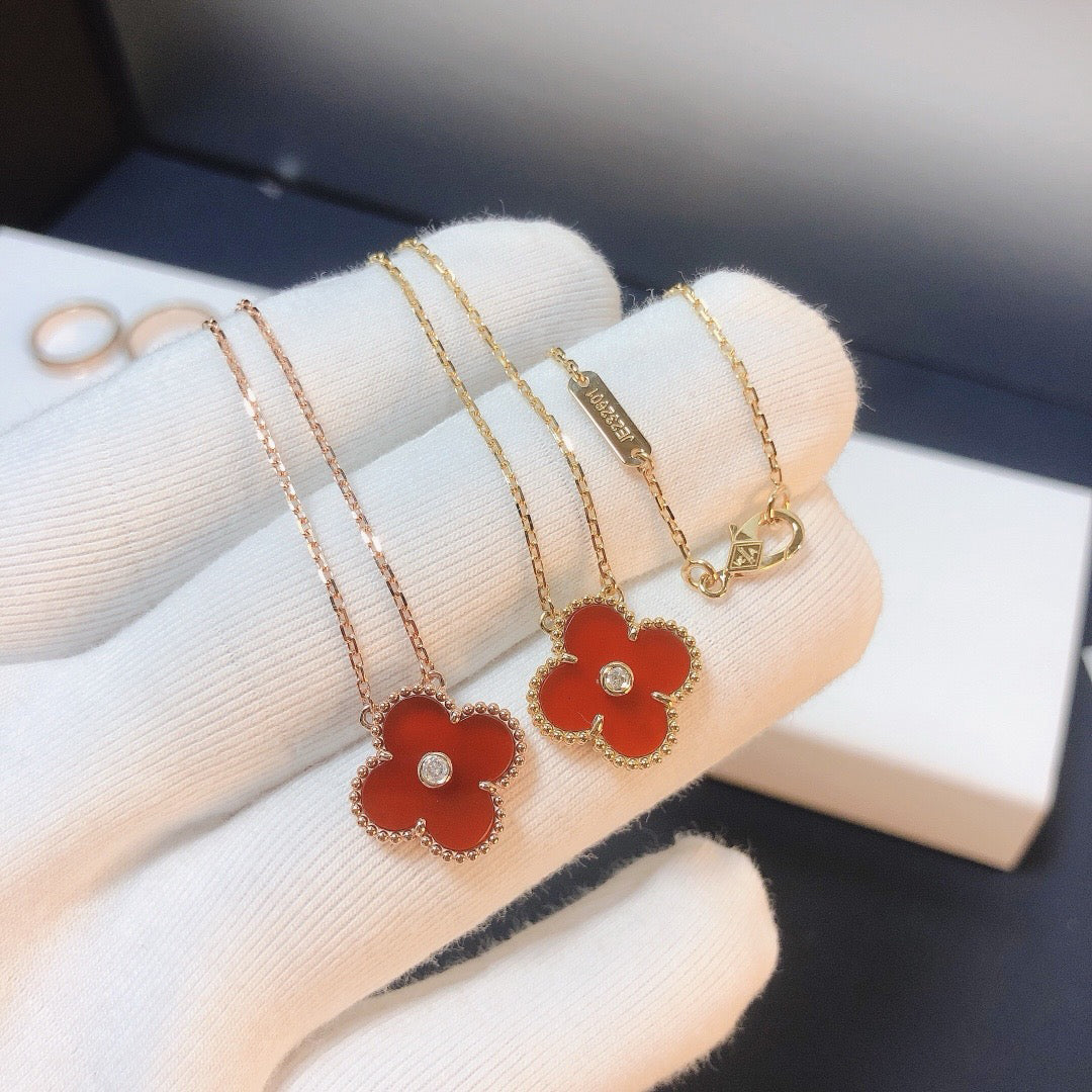[Zalyn Jewelry ]CLOVER 15MM DIAMOND CARNELIAN NECKLACE