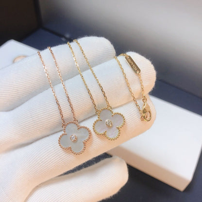 [Zalyn Jewelry ]CLOVER 15MM DIAMOND WHITE FRITILLARIA NECKLACE