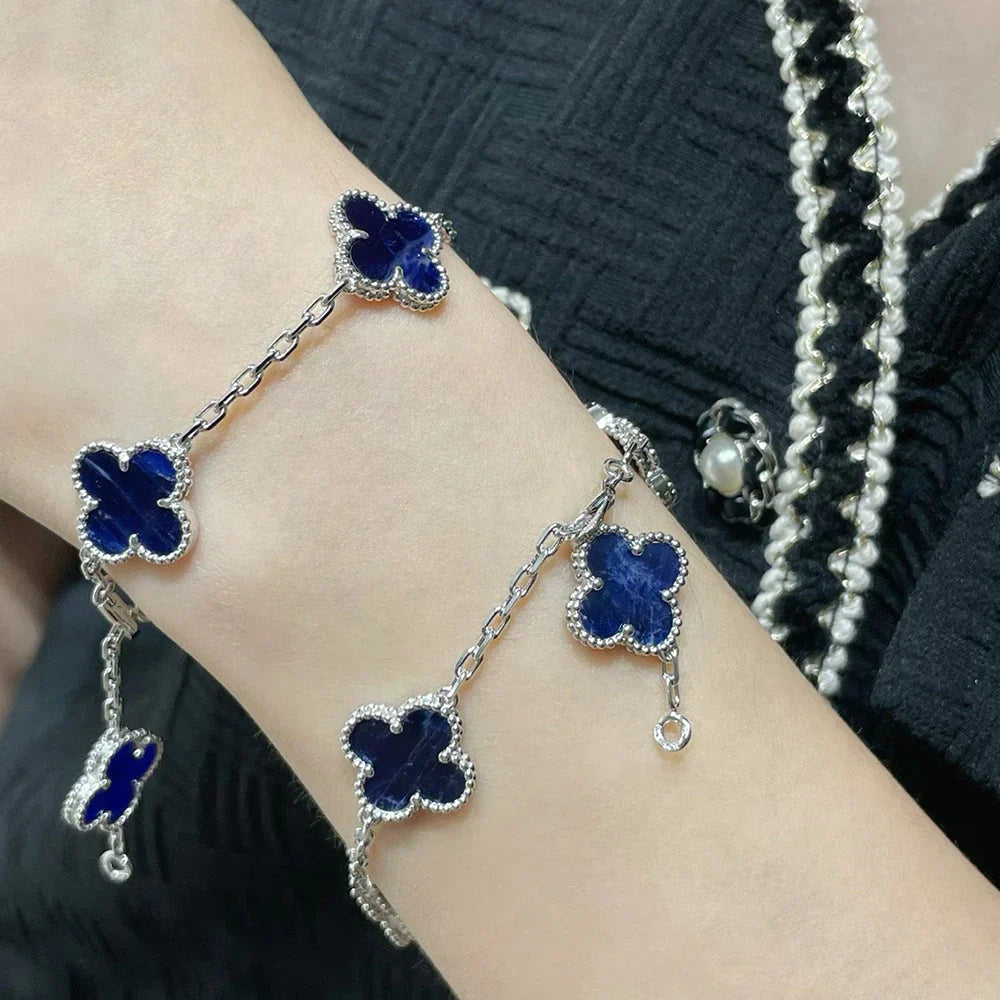 [Zalyn]LUCKY CLOVER 5-MOTIF BRACELET - PIETERSITE COLLECTION