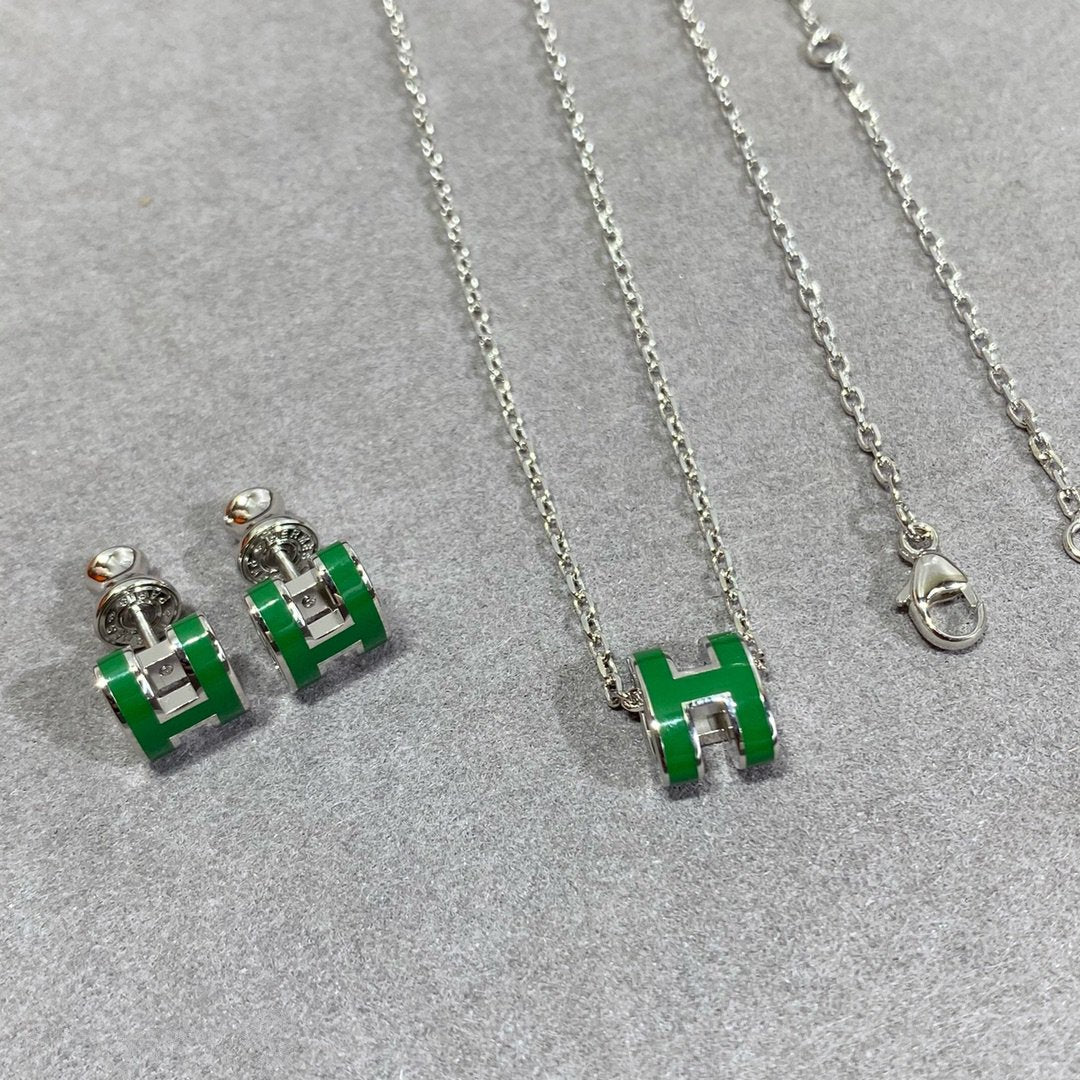 [Zalyn]POP H GREEN NECKLACE SILVER AND GOLD