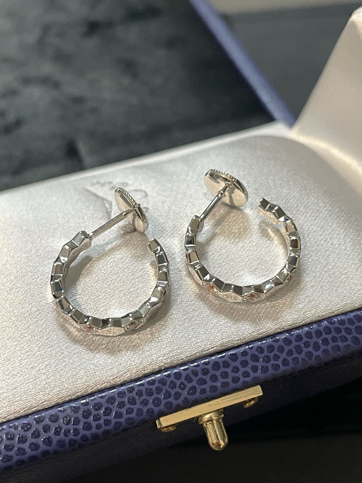 [Zalyn Jewelry ]Hollow Design Four-Leaf Clover Flower Shape Earrings