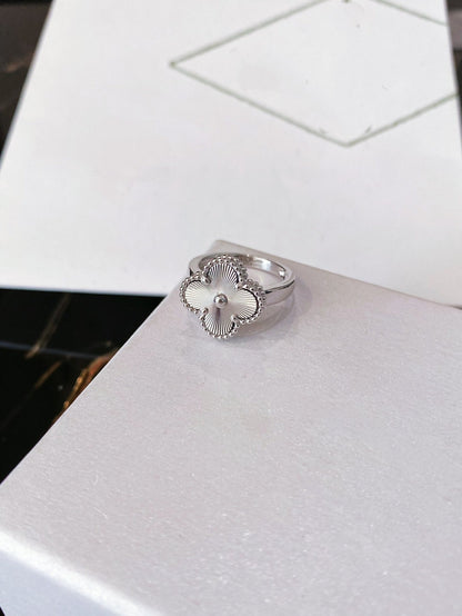 [Zalyn Jewelry ]CLOVER SILVER RING