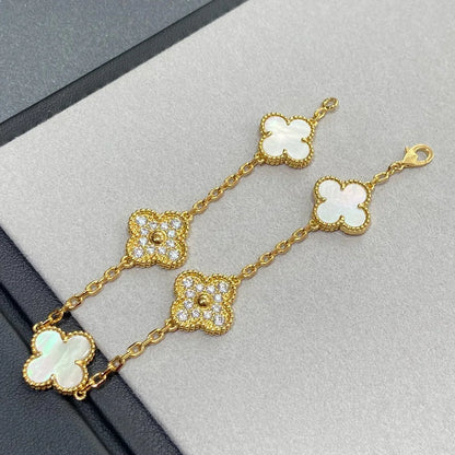 [Zalyn]LUCKY CLOVER 5-MOTIF BRACELET - WHITE MOTHER-OF-PEARL COLLECTION