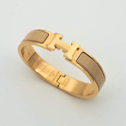 [Zalyn]H GREY BRACELET