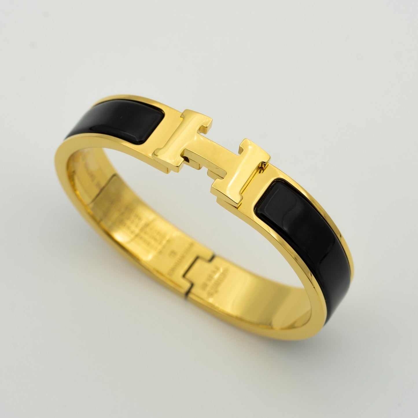 [Zalyn]H BLACK BRACELET