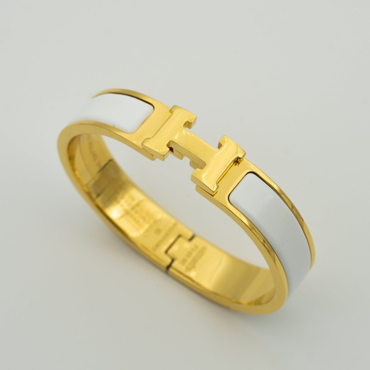 [Zalyn]H WHITE BRACELET