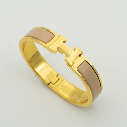 [Zalyn]H GREY BRACELET