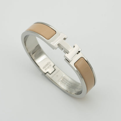 [Zalyn]H GREY BRACELET