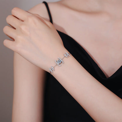 [Zalyn]CLASSIC INTERLOCKING MOISSANITE BRACELET