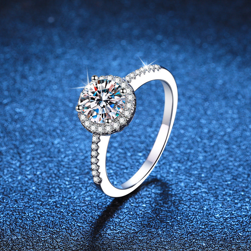[Zalyn]RADIANT ROUND HALO MOISSANITE ENGAGEMENT RING