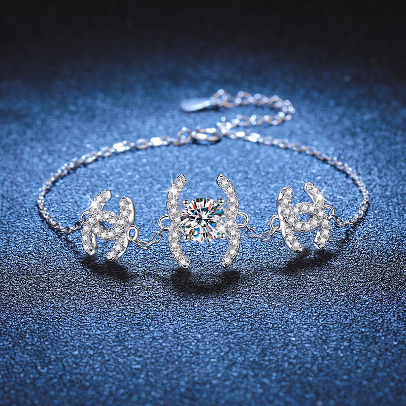 [Zalyn]CLASSIC INTERLOCKING MOISSANITE BRACELET