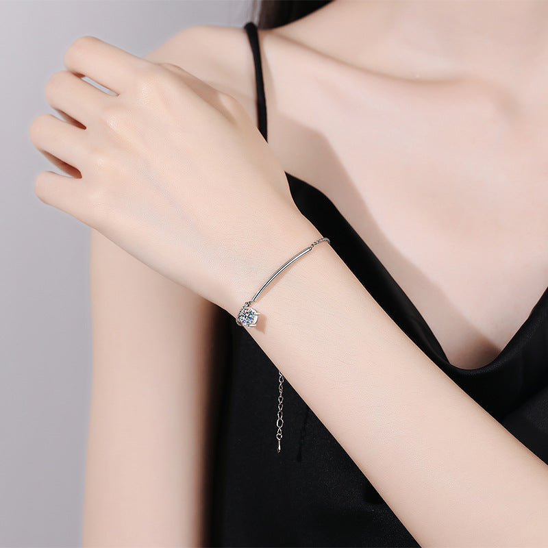 [Zalyn]ELEGANT HALF-MOON CURVE MOISSANITE BRACELET