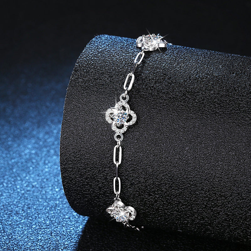 [Zalyn]TRIPLE-CLOVER MOISSANITE BRACELET