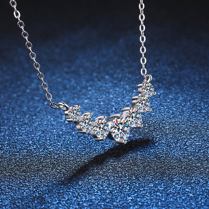 [Zalyn]MINIMALIST CURVED SMILE MOISSANITE NECKLACE