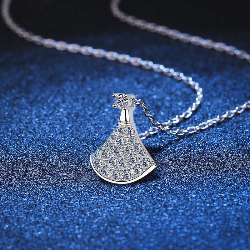 [Zalyn]ELEGANT FAN-SHAPED MOISSANITE PENDANT NECKLACE