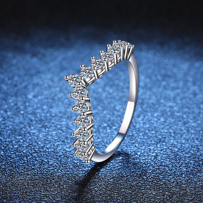 [Zalyn]ELEGANT V-SHAPED CHEVRON MOISSANITE RING