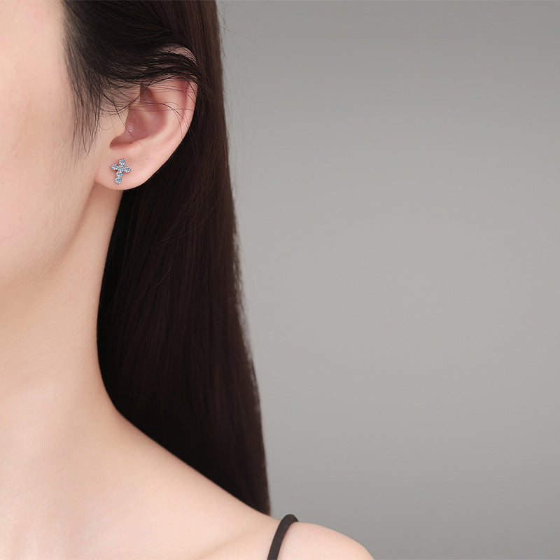 [Zalyn]SPARKLING CROSS MOISSANITE STUD EARRINGS