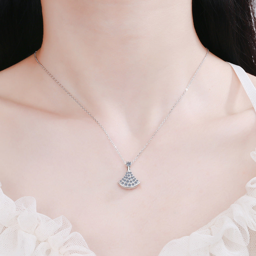 [Zalyn]ELEGANT FAN-SHAPED MOISSANITE PENDANT NECKLACE