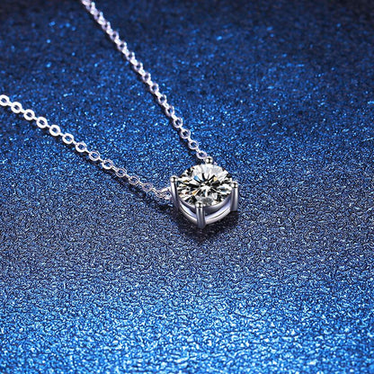[Zalyn]CLASSIC FOUR-PRONG SOLITAIRE MOISSANITE NECKLACE