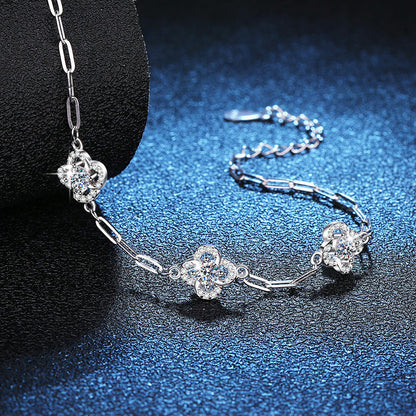 [Zalyn]TRIPLE-CLOVER MOISSANITE BRACELET