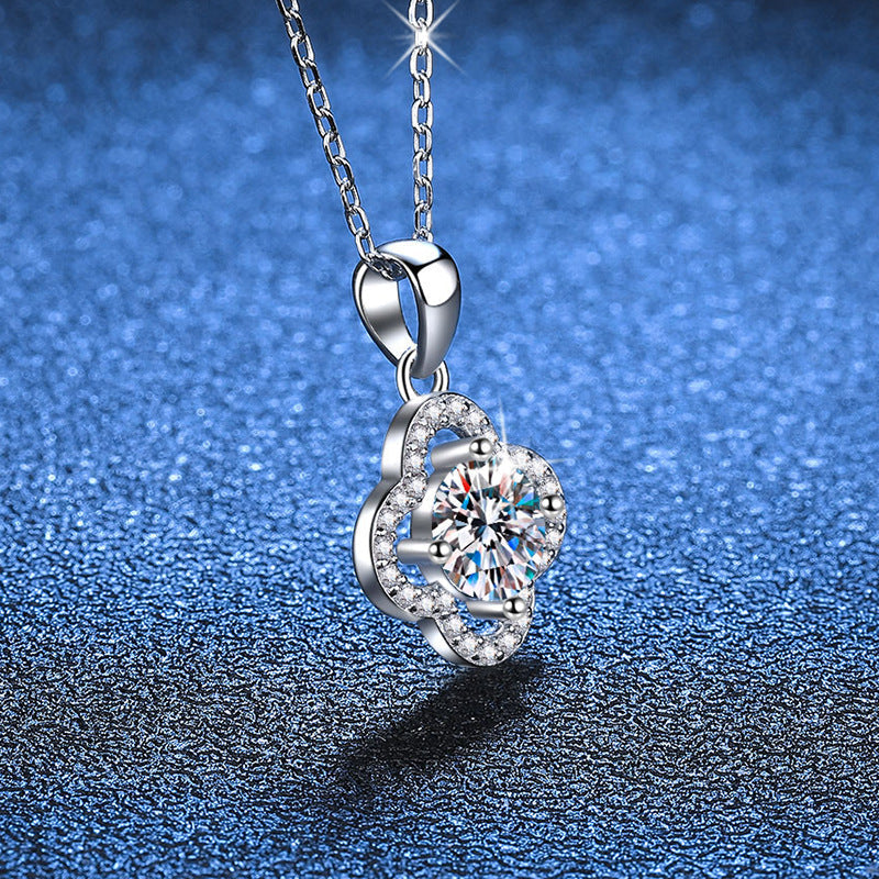 [Zalyn]CLASSIC CLOVER MOISSANITE PENDANT NECKLACE