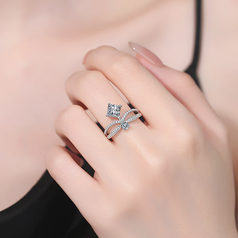[Zalyn]ELEGANT DOUBLE-TWISTED MOISSANITE RING