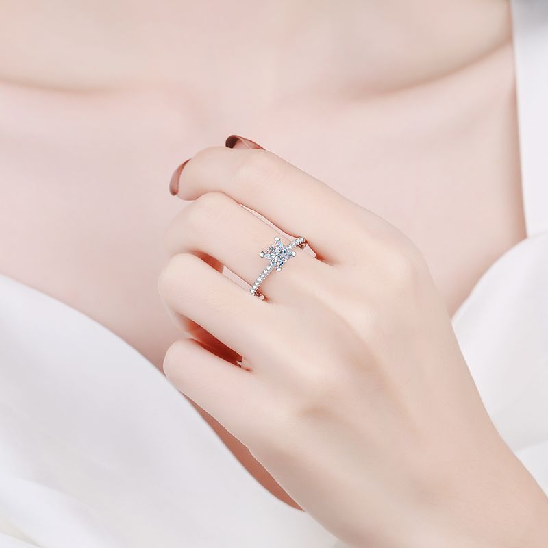 [Zalyn]ELEGANT PRINCESS CUT MOISSANITE ENGAGEMENT RING