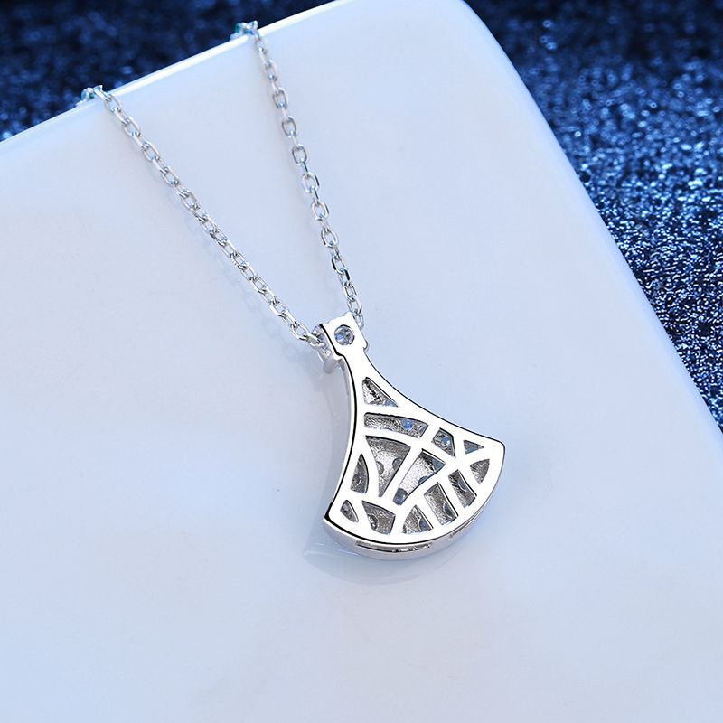 [Zalyn]ELEGANT FAN-SHAPED MOISSANITE PENDANT NECKLACE