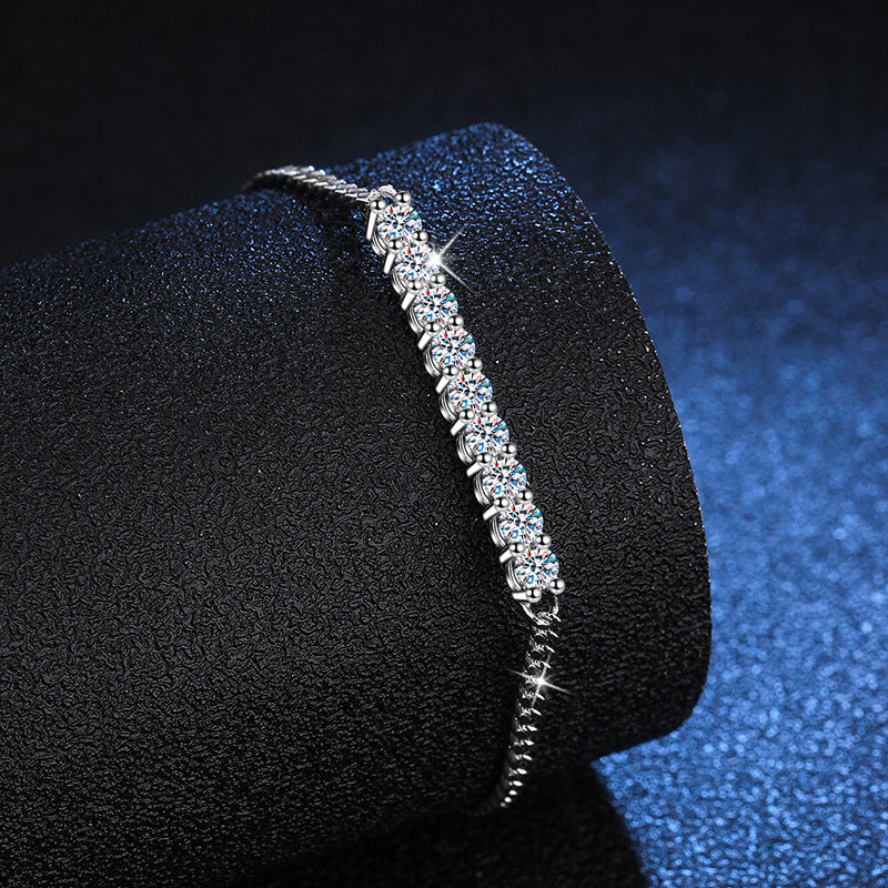 [Zalyn]SMILING CURVE MOISSANITE BRACELET