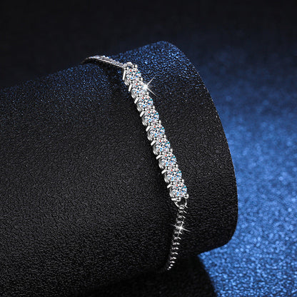 [Zalyn]SMILING CURVE MOISSANITE BRACELET