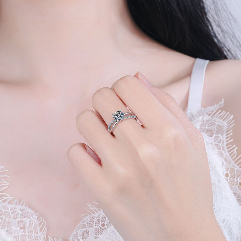 [Zalyn]ELEGANT 4-PRONG CROSSOVER MOISSANITE ENGAGEMENT RING