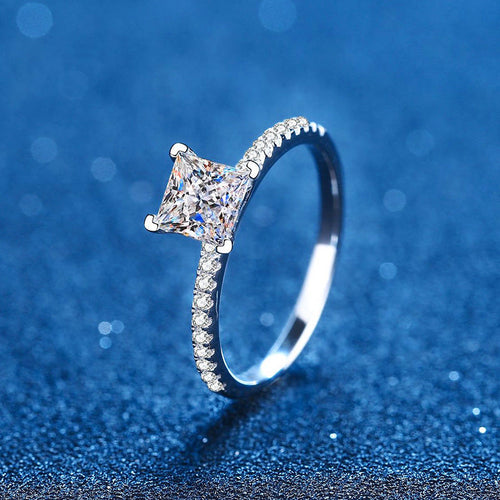 [Zalyn]ELEGANT PRINCESS CUT MOISSANITE ENGAGEMENT RING